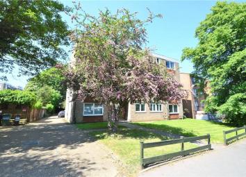 Flat To Rent in South Croydon