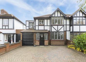4 Bedroom Semi-detached house for sale