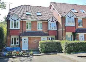 Flat For Sale in Woking
