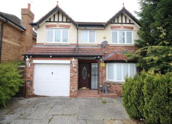 Detached house For Sale in Cheadle