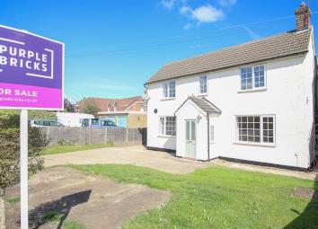 Detached house For Sale in Bedford