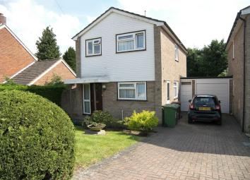Detached house For Sale in Potters Bar