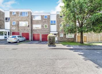 Flat For Sale in Hornchurch