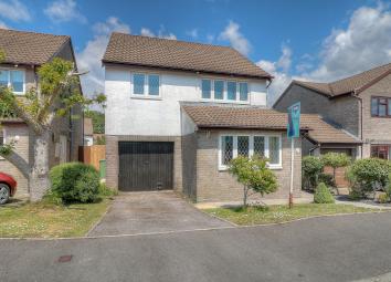 Detached house For Sale in Shepton Mallet