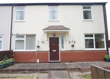 Semi-detached house For Sale in Runcorn