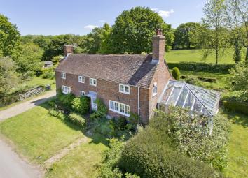 Detached house For Sale in Ashford