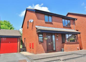 Detached house For Sale in Cambridge