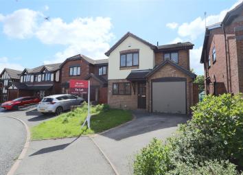 Detached house For Sale in Newcastle-under-Lyme