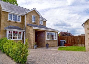 Detached house For Sale in Calne