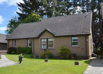 Semi-detached bungalow For Sale in Perth