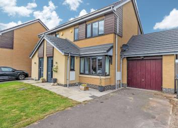 Semi-detached house For Sale in Runcorn
