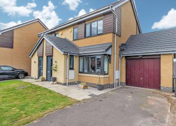 Semi-detached house For Sale in Runcorn