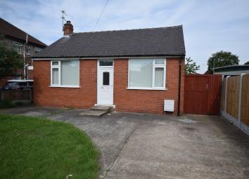 Detached bungalow For Sale in Doncaster