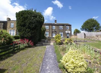 Cottage For Sale in Huddersfield