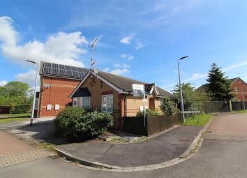 Detached bungalow For Sale in Hull