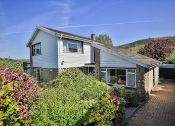 Detached house For Sale in Pontyclun