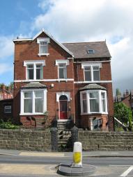 End terrace house To Rent in Leeds