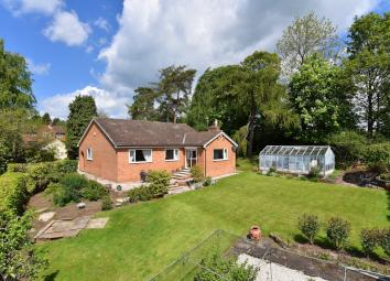 Detached bungalow For Sale in Knaresborough