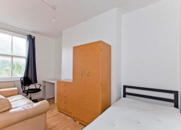 End terrace house To Rent in London