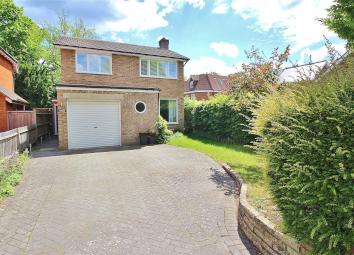 Detached house For Sale in Woking
