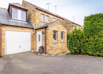 Detached house For Sale in Halifax