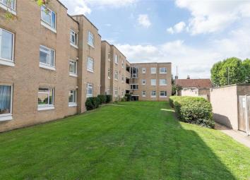 Flat To Rent in Hoddesdon