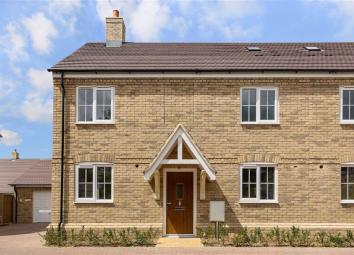 Semi-detached house For Sale in Biggleswade