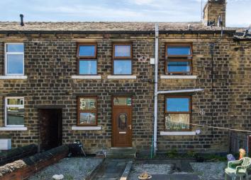 Terraced house For Sale in Huddersfield