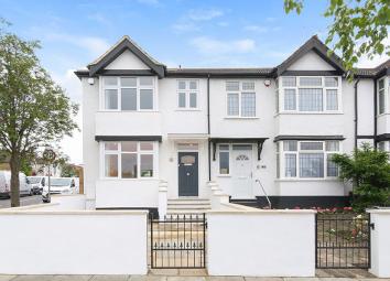End terrace house For Sale in London