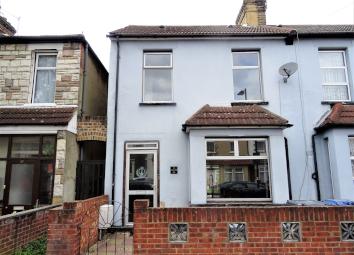 End terrace house To Rent in Southall