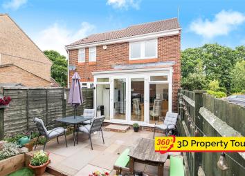 Semi-detached house For Sale in Hailsham