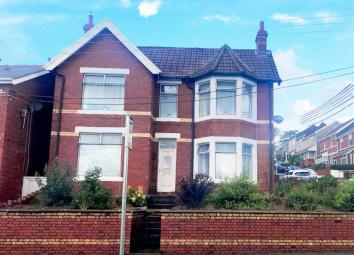 Detached house For Sale in Hengoed