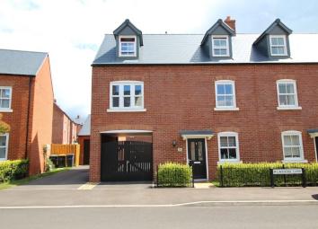 4 Bedroom Semi-detached house for sale