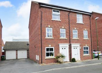Semi-detached house For Sale in Littlehampton