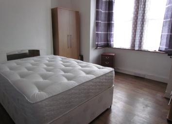End terrace house To Rent in London