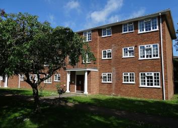 Flat For Sale in Staines