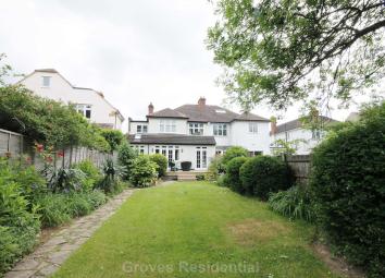 Semi-detached house To Rent in New Malden