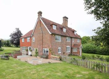 5 Bedroom Detached house to rent