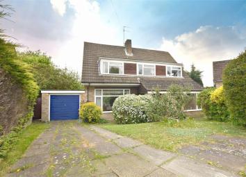 Detached house For Sale in Kings Langley