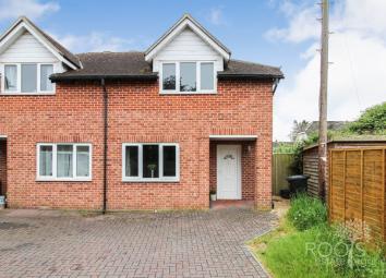 Semi-detached house For Sale in Thatcham