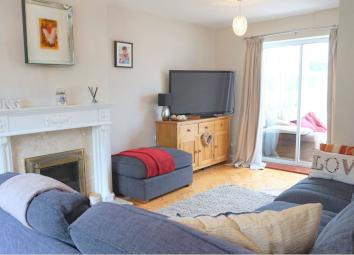 Terraced house To Rent in Esher