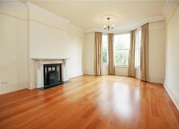 Flat To Rent in Twickenham