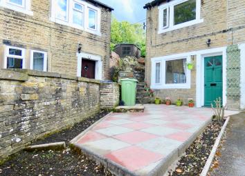 Cottage For Sale in Holmfirth