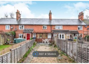 Terraced house To Rent in Hook