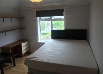 Studio To Rent in Isleworth