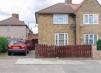 End terrace house For Sale in Morden