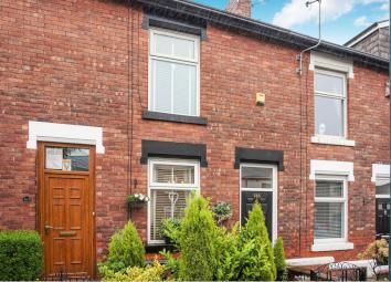 Terraced house For Sale in Hyde