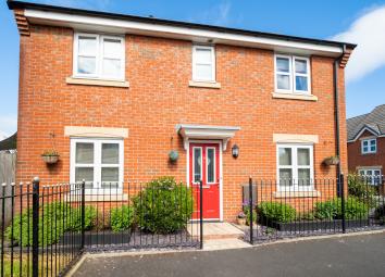 Detached house For Sale in Darwen