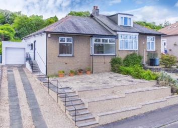 Semi-detached bungalow For Sale in Glasgow