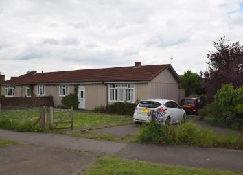 Semi-detached bungalow For Sale in Stonehouse